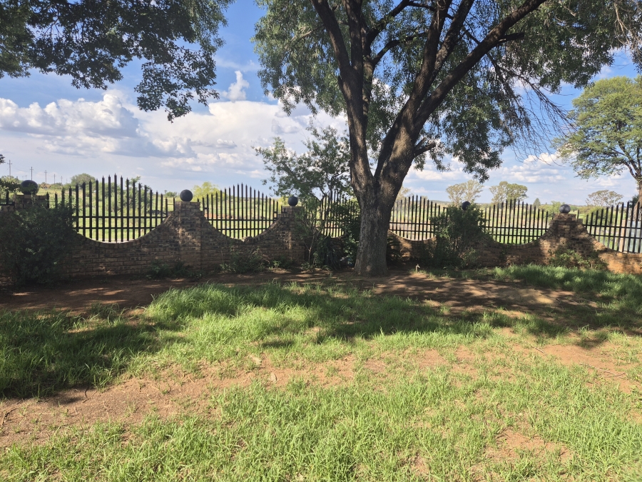 4 Bedroom Property for Sale in Wolmaransstad North West